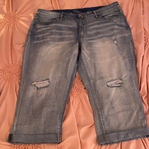 Denim Mid-Rise Capri’s